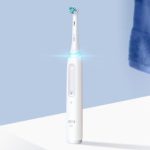 مسواک برقی اورال بی Oral-B iO series 4s رنگ سفید - Image 6