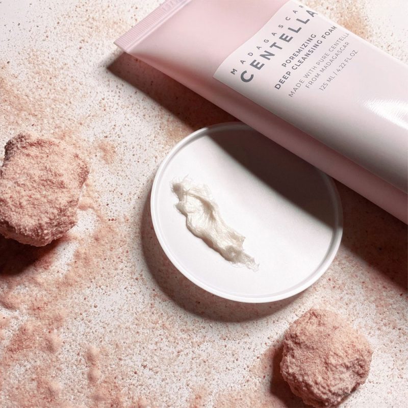 فوم شستشو عمیق و کنترل منافذ سنتلا اسکین 1004 SKIN1004 Madagascar Poremizing Deep Cleansing Foam حجم 125 میل - Image 2