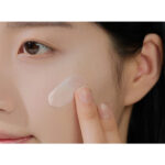 ضد آفتاب ضد لک و روشن کننده سنتلا اسکین 1004 SKIN1004 Centella حجم 50 میل - Image 5