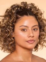 تینت پوست و صورت ضد آفتاب شیگلم SHEGLAM DEW & DONE SPF20 رنگ Almond حجم 30 میل - Image 3
